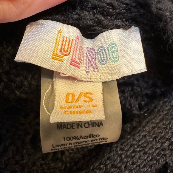 LuLaRoe MiMi Black Knit Shawl Poncho Wrap Fringe Boho Limited Edition One Size - Picture 6 of 8